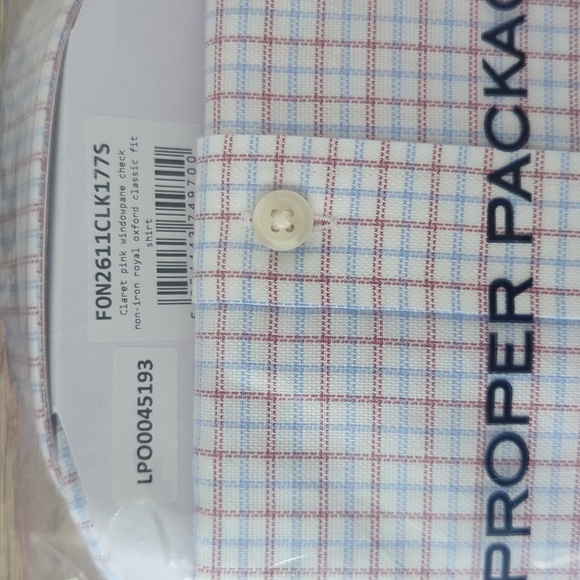 Charles Tyrwhitt Non-Iron Royal Oxford Windowpane Check Classic Fit Shirt - 17 - Picture 5 of 10